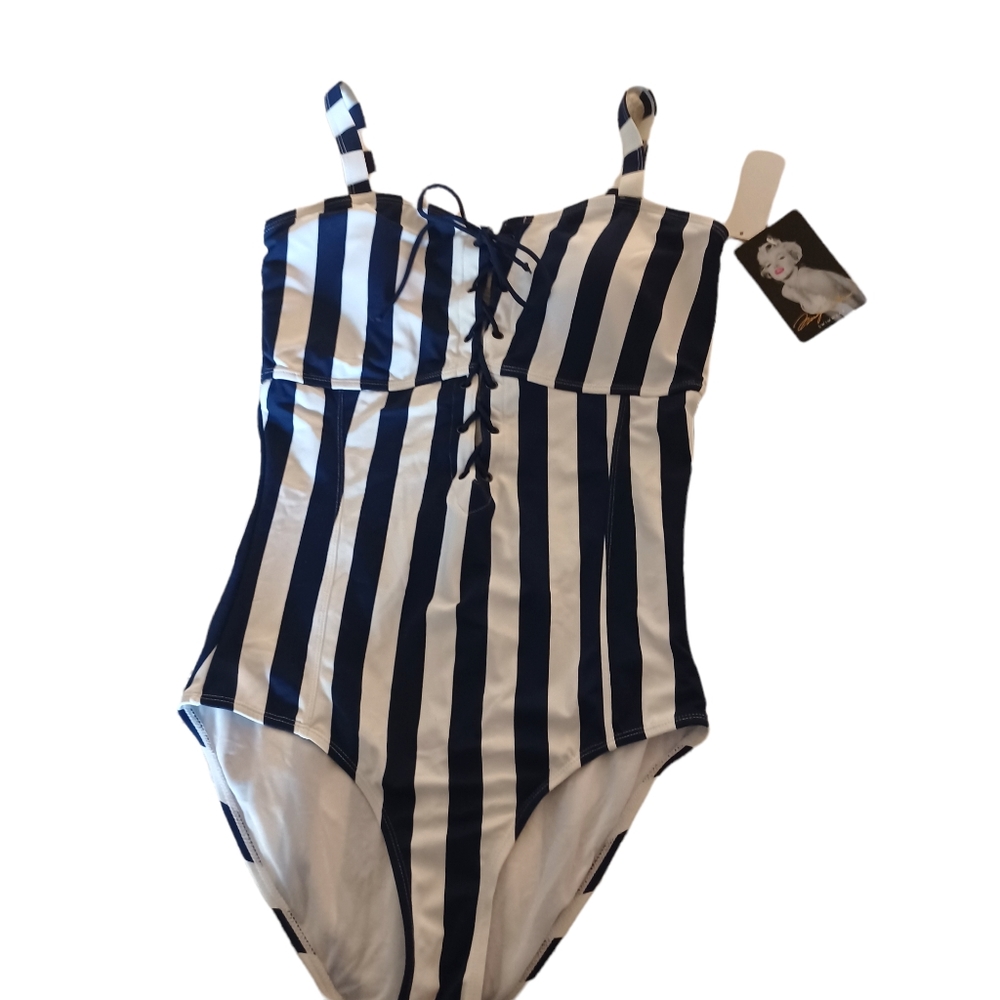 Marilyn Monroe NWT 1 piece swimsuit 3X